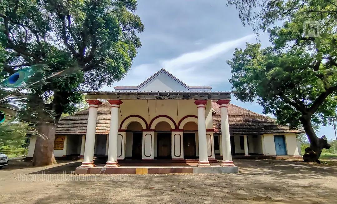 കുറ്റാലം കൊട്ടാരം | ചിത്രം ഗിരീഷ് കുമാർ സി.ആർ., മാതൃഭൂമി