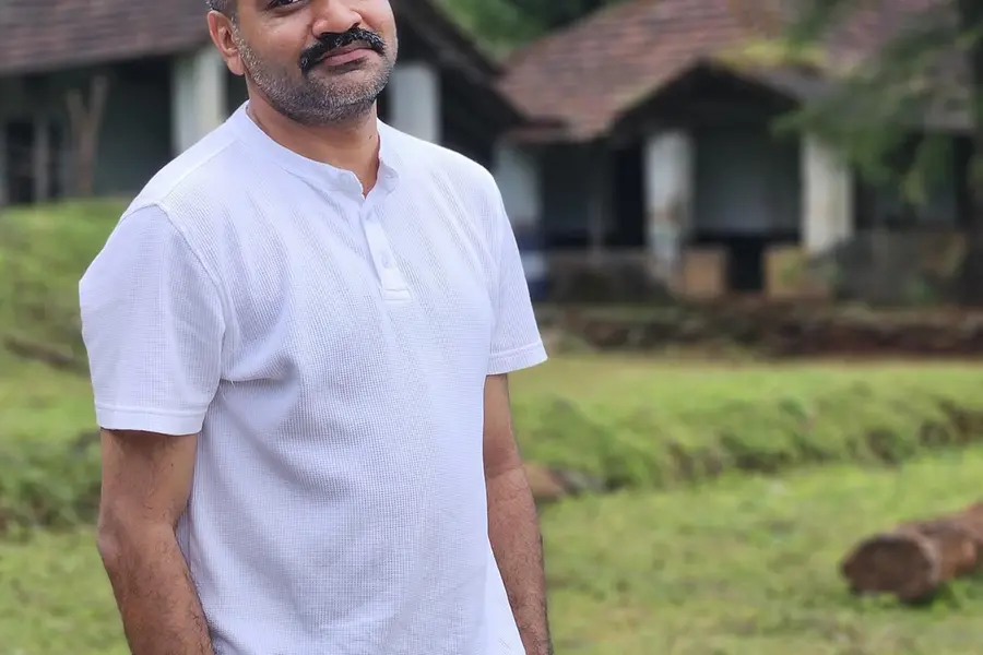 ആ ഷോട്ടിന് കട്ട് പറഞ്ഞപ്പോൾ തൊണ്ടയിടറി, മഞ്ഞും മഴയും മറികടന്നെടുത്ത ചിത്രമാണ് നരിവേട്ട -അനുരാജ്