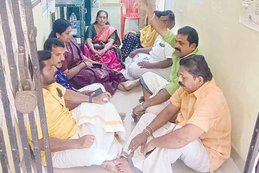 സിപിഎം കൗൺസിലർക്ക് അങ്കണവാടിയിൽ സ്ഥിരം നിയമനം; പ്രതിഷേധവുമായി ബിജെപി