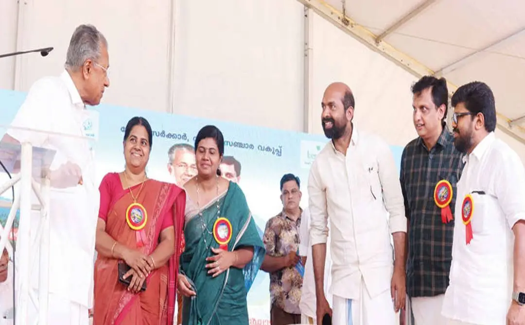 മുഴുപ്പിലങ്ങാട്-ധര്മടം സമഗ്ര ബീച്ച് ടൂറിസം പദ്ധതിയുടെ ഒന്നാംഘട്ട പൂര്ത്തീകരണത്തിന്റെ ഉദ്ഘാടന ചടങ്ങില്നിന്നുള്ള ദൃശ്യം