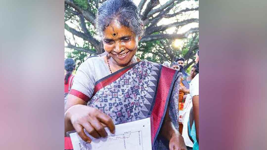 Krish Malli ആൾക്കൂട്ടം ജീവനെടുത്ത മധുവിന്റെ അമ്മ മല്ലിക്ക് 3.45 ഹെക്ടർ ഭൂമി ...
