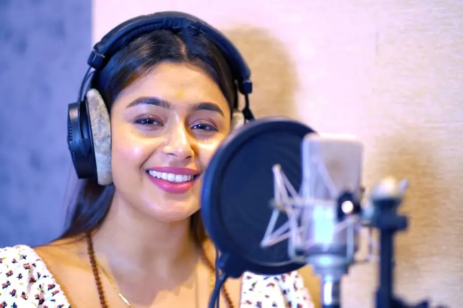 ഗായികയായി നടി മോക്ഷ, രഞ്ജിൻ രാജ് ഈണമിട്ട 'ഒരുപാട് സ്നേഹം'; വീഡിയോ