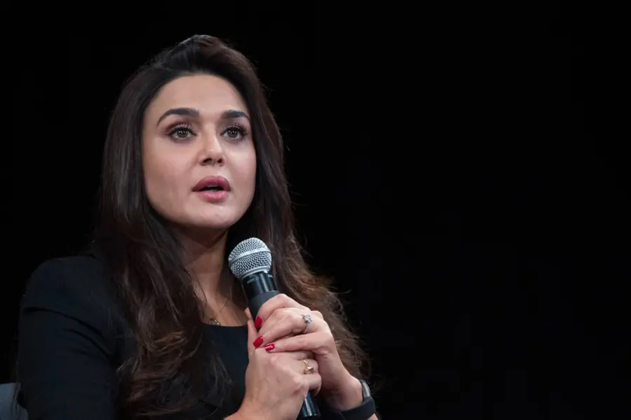 'കുട്ടികളെ വെറുതെവിടൂ, അല്ലാത്തപക്ഷം എന്റെ മറ്റൊരു മുഖം കാണേണ്ടിവരും നിങ്ങൾ'; പാപ്പരാസികളോട് പ്രീതി