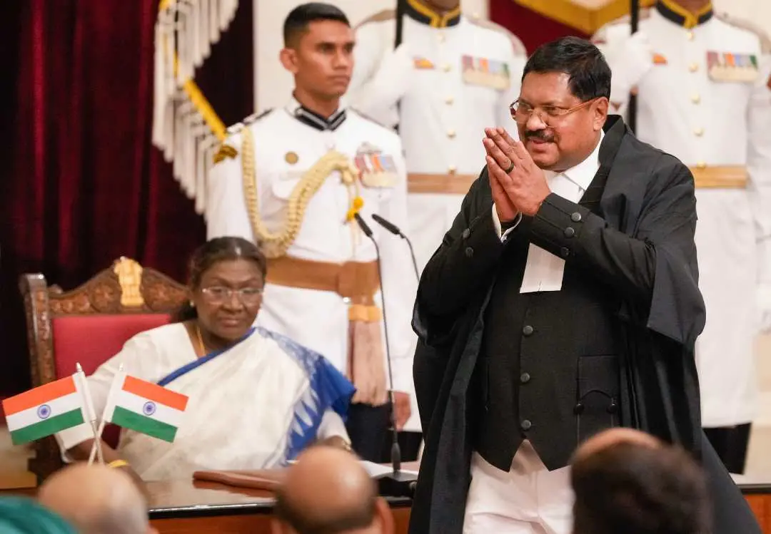 ചീഫ് ജസ്റ്റിസ് ബി.ആര്.ഗവായ് സത്യപ്രതിജ്ഞാ ചടങ്ങില്, സമീപം രാഷ്ട്രപതി |ഫോട്ടോ:PTI