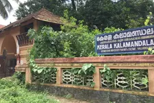കലാമണ്ഡലം പ്രോസ്‌പെക്ടസില്‍ വള്ളത്തോളിന്റെ ചിത്രമില്ല, വിവാദമുണ്ടാക്കാന്‍ ശ്രമമെന്ന് വി.സി