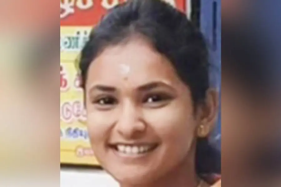 നവവധു കാറിനുള്ളില്‍ മരിച്ചനിലയില്‍