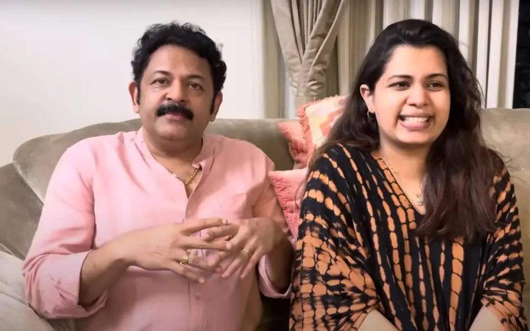 കൃഷ്ണകുമാറും ദിയ കൃഷ്ണയും | Photo: Screen grab/ Krishna Kumar