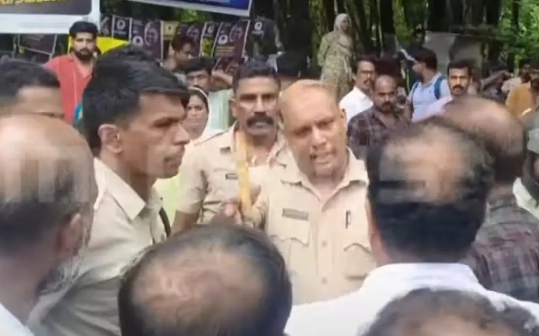 എൽഡിഎഫ്-യുഡിഎഫ് പ്രവർത്തകർ ഏറ്റുമുട്ടുന്നു