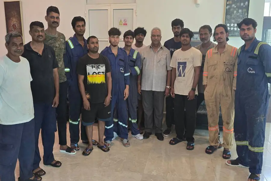 സലാലയില് ചരക്കുകപ്പല് മുങ്ങി; മലയാളികള് ഉള്പ്പെടെ മുഴുവന് ജീവനക്കാരെയും രക്ഷപ്പെടുത്തി