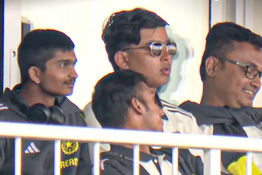 ഇംഗ്ലീഷ് യുവനിരയെ പഞ്ഞിക്കിട്ട് 24 മണിക്കൂറിനുള്ളിൽ എജ്ബാസ്റ്റണിൽ; ഗില്ലിന്റെ ഇന്നിങ്സ് കാണാൻ വൈഭവും