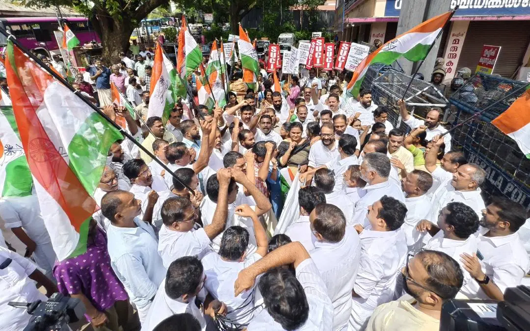 മെഡിക്കൽ കോളേജിലേക്ക് നടന്ന ഡിസിസി സമരം | ഫോട്ടോ - ശിവപ്രസാദ്/ മാതൃഭൂമി