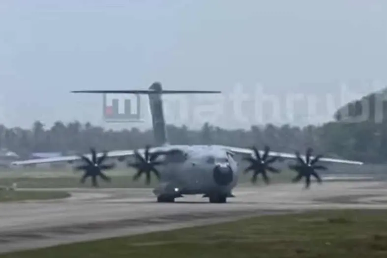തിരുവനന്തപുരത്ത് കുടുങ്ങിയ യുദ്ധവിമാനം അറ്റകുറ്റപണി നടത്താൻ ബ്രിട്ടീഷ് സംഘമെത്തി