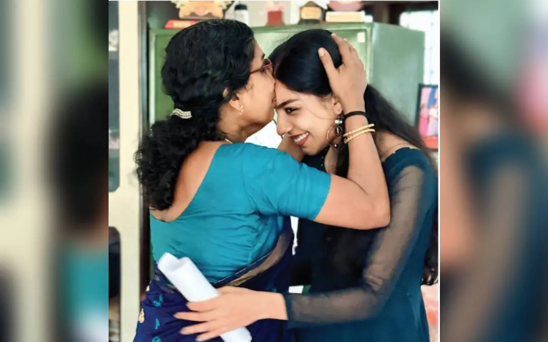 വിരമിക്കൽ ദിനത്തിൽ മകൾ രുഗ്മയുടെ റാങ്ക് നേട്ടമറിഞ്ഞ് ലേഖാകുമാരി മകളുമായി സന്തോഷം പങ്കുെവച്ചപ്പോൾ
