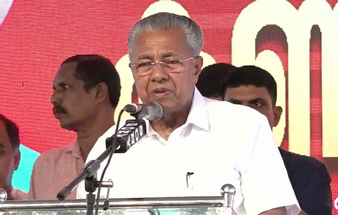 മുഖ്യമന്ത്രി പിണറായി വിജയന് നിലമ്പൂരിലെ തിരഞ്ഞെടുപ്പ് കൺവെൻഷനിൽ