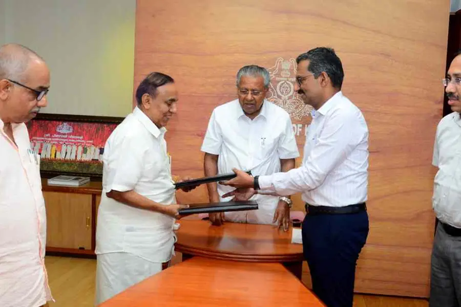 ഡോ. രവി പിളള അക്കാദമിക് എക്സലന്സ് സ്കോളര്ഷിപ്പ് 1500 പേര്ക്ക്: ധാരണപത്രം ഒപ്പുവച്ചു