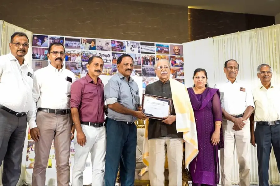 ഡോ. രാജഗോപാലിനു കല്ലറക്കല് ഫൗണ്ടേഷന് ലൈഫ് ടൈം അച്ചീവ്മെന്റ് പുരസ്കാരം നല്കി