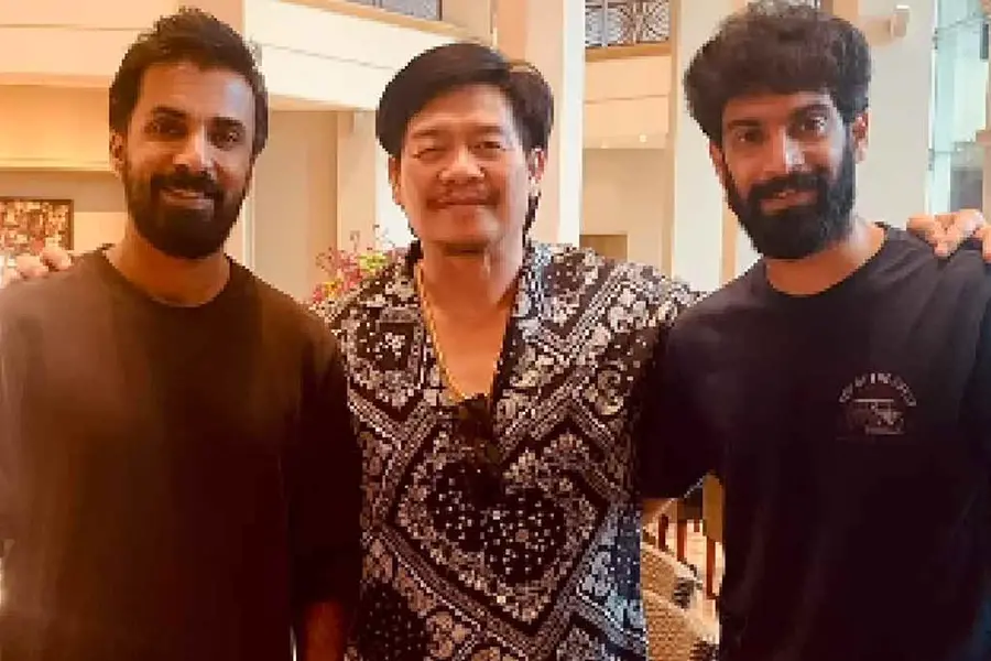 'ഓങ്-ബാക്ക് 2' സ്റ്റണ്ട് കോറിയോഗ്രഫർ കെച്ച കെംബഡികെയെ നേരിൽ കണ്ട് 'കാട്ടാളൻ' ടീം!