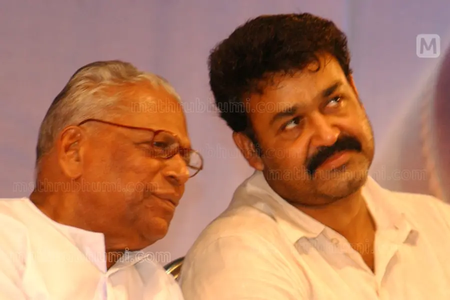 'നിലപാടുകളിലും ആദര്ശത്തിലും എക്കാലവും ഉറച്ചുനിന്ന നേതാവ്'; വി.എസ്സിന് ആദരാഞ്ജലിയര്പ്പിച്ച് മോഹൻലാൽ