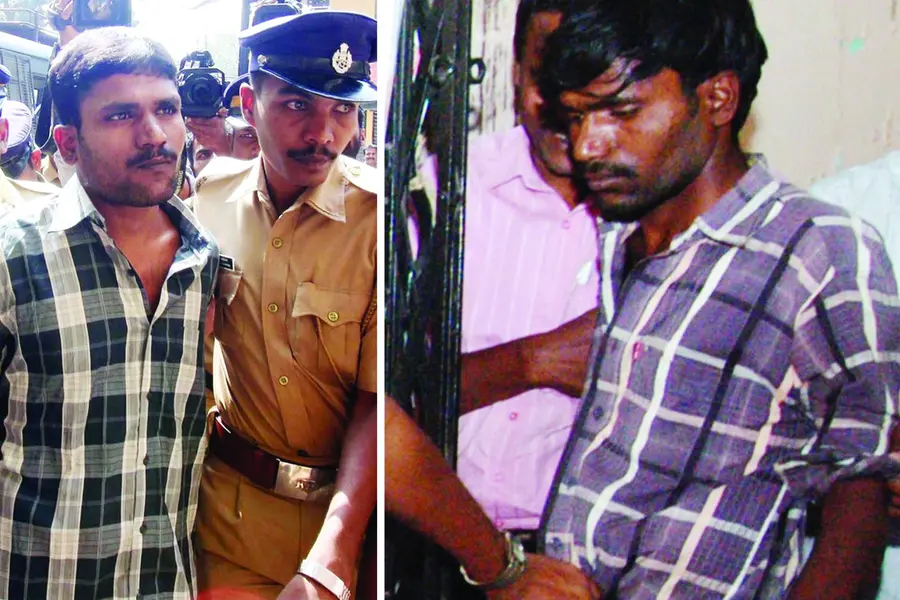 രക്ഷപ്പെട്ടത് പുലര്ച്ചെ, സുരക്ഷാവീഴ്ച ജയില് ഡിജിപിയുടെ സന്ദര്ശനം നടക്കാനിരുന്ന ദിവസം