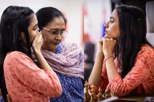 ഹംപി ഗ്രാൻഡ് മാസ്റ്ററാകുമ്പോൾ ജനിച്ചിട്ടുപോലുമില്ലാത്ത ദിവ്യ; ഇന്ന് അതേ ഹംപിയെ കീഴടക്കി കിരീടം