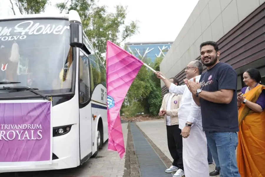 പരിശീലനത്തിനായി അദാനി ട്രിവാന്ഡ്രം റോയല്സ് പോണ്ടിച്ചേരിയിലേക്ക്; ഫ്ളാഗ് ഓഫ് കൊച്ചിയില് നടന്നു