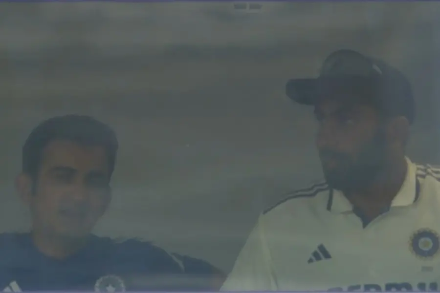 പിന്തുണയില്ല, വിക്കറ്റ് വീഴ്ത്താനാകാതെ മറ്റ് പേസര്മാര്; ഗംഭീറുമായി ബുംറയുടെ തിരക്കിട്ട ചര്ച്ച