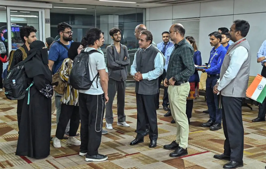 ഇറാനിൽ നിന്നുള്ള വിദ്യാർഥി സംഘം ഡൽഹിയിൽ എത്തിയപ്പോൾ| Photo: ANI