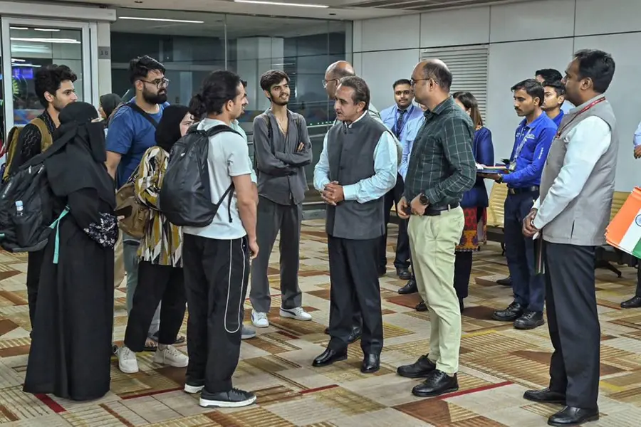 ഇസ്രയേലില്‍ നിന്ന് ഇന്ത്യക്കാരെ ഒഴിപ്പിക്കും; എംബസിയില്‍ രജിസ്റ്റര്‍ ചെയ്യാന്‍ നിര്‍ദ്ദേശം