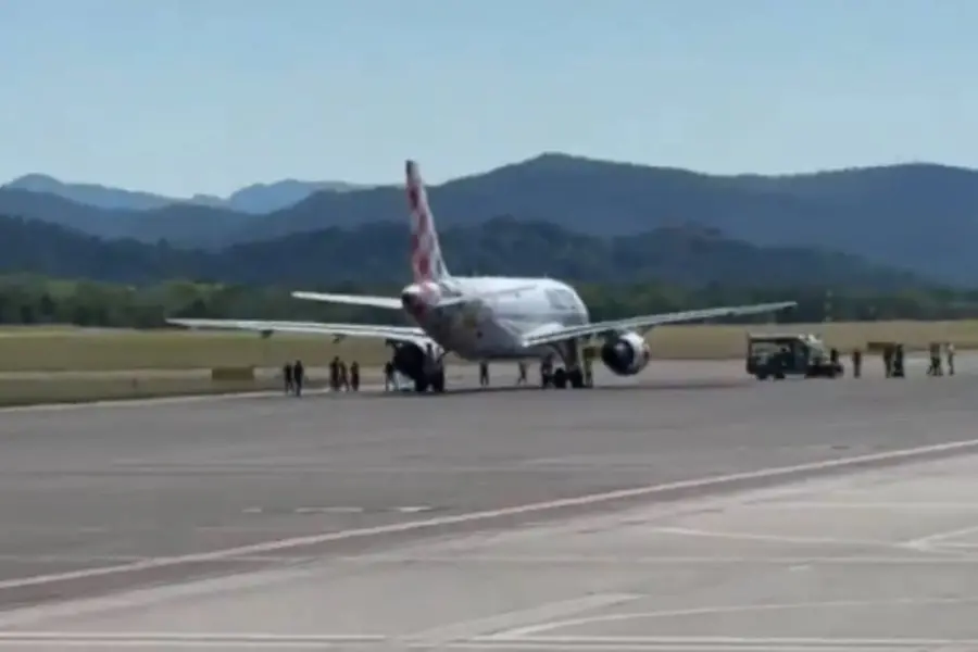 ടേക്ക് ഓഫിനിടെ റൺവേയിൽ പ്രവേശിച്ച യുവാവ് വിമാനത്തിന്റെ എൻജിനിൽ കുടുങ്ങി മരിച്ചു; സംഭവം ഇറ്റലിയിൽ
