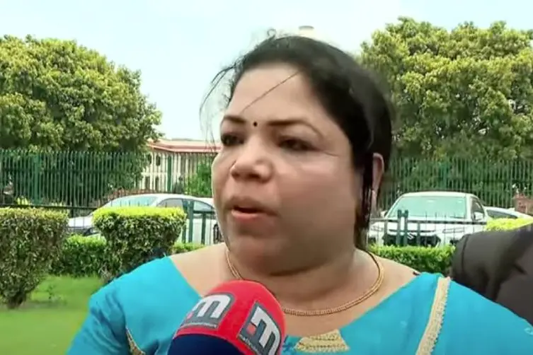 'ജയലളിതയുടെ മകളാണ്, അമ്മയെ കൊന്നതാണ്'; സുപ്രീം കോടതിയെ സമീപിച്ച് തൃശൂര് സ്വദേശിനി