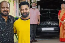 'അന്ന് ലക്കിടിയിലെ വീട്ടുപറമ്പില്‍ പൊട്ടിക്കരഞ്ഞു, ഇന്ന് അച്ഛനും അമ്മയ്ക്കും കാര്‍ സമ്മാനിച്ചു'