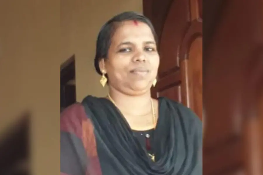 വീട്ടില് നിന്നും കാണാതായ സ്ത്രീയെ അടുത്ത വീട്ടിലെ കിണറ്റില് മരിച്ച നിലയില് കണ്ടെത്തി