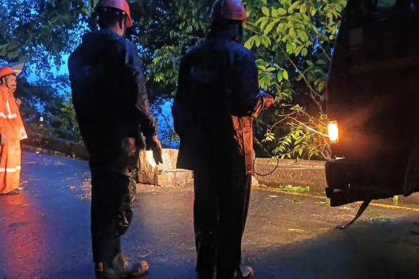 സംസ്ഥാനത്ത് മഴമുന്നറിയിപ്പിൽ മാറ്റം; 3 ജില്ലകളിൽ തീവ്രമഴ മുന്നറിയിപ്പ്, വന്നാശനഷ്ടം | Live update