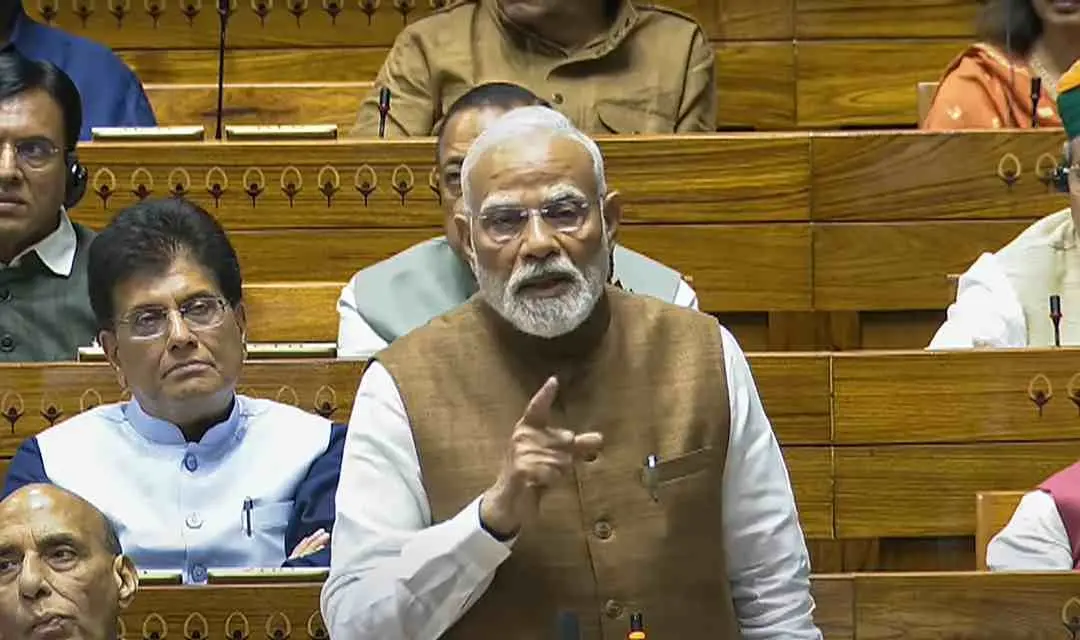 പ്രധാനമന്ത്രി നരേന്ദ്ര മോദി ലോക്സഭയില് സംസാരിക്കുന്നു