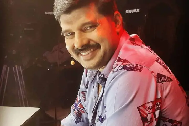 നവാസിന്റെ മരണകാരണം ഹൃദയാഘാതം, സഹായം തേടാന് ശ്രമിക്കുന്നതിനിടെ കുഴഞ്ഞുവീണു, തലയിലും മുറിവ്