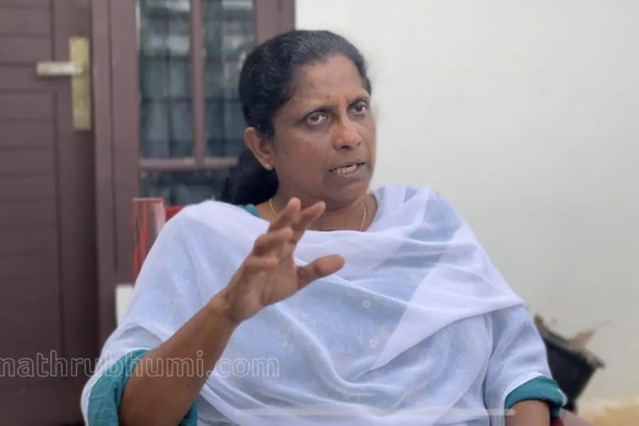 'ആക്രമിക്കപ്പെട്ട നടിക്കൊപ്പം AMMA-യിലെ ഒരാൾപോലും നിന്നില്ല, അവൾ നീതിക്കായി ഒറ്റയ്ക്ക് പോരാടുകയാണ്'