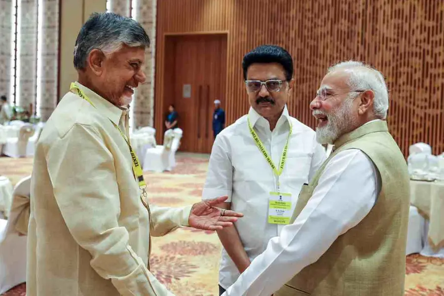 ബിജെപിയുടെ തമിഴ് കാര്ഡിന് തെലുങ്ക് കാര്ഡുമായി ഇന്ത്യ സഖ്യം; YSRCP-TDP നിലപാട് നിര്ണായകം