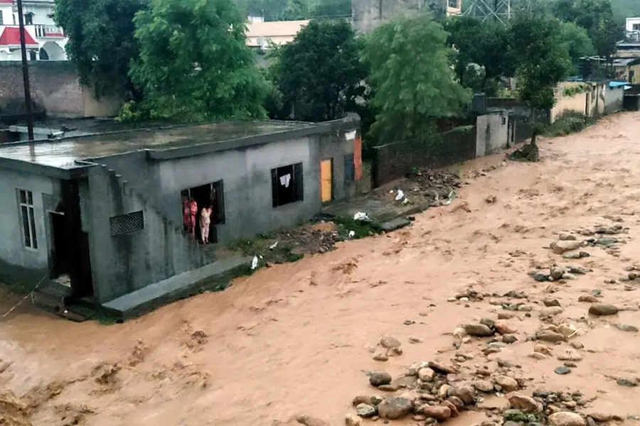 ജമ്മു കശ്മീരിലെ കത്വയില് മേഘവിസ്ഫോടനം: ഏഴ് മരണം; ഹിമാചലില് മിന്നല്പ്രളയം
