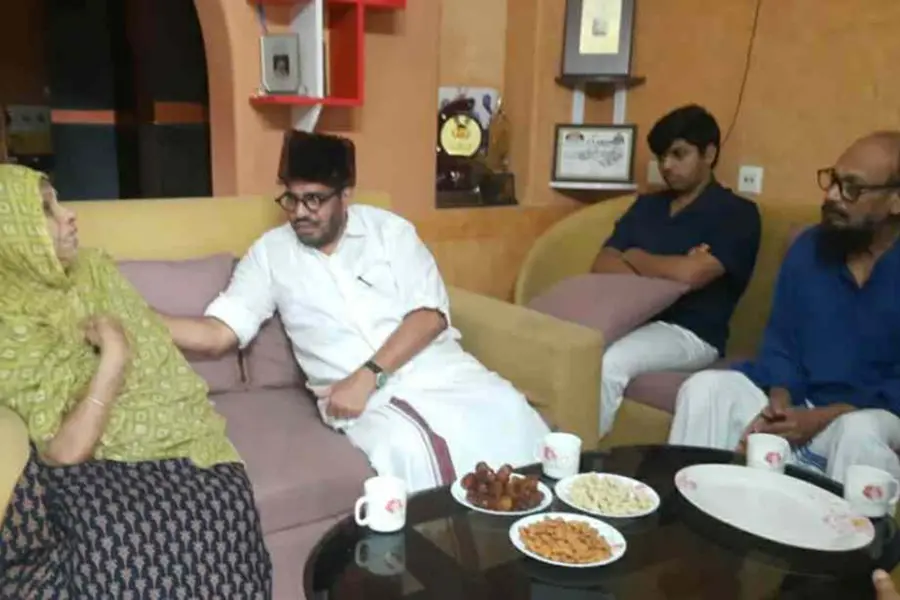 'കുട്ടികള് എവിടെ പരിപാടിക്ക് പോയാലും ആ സ്റ്റേജ് മനസ്സില് തെളിയും'; സമദാനിയോട് നവാസിന്റെ ഉമ്മ
