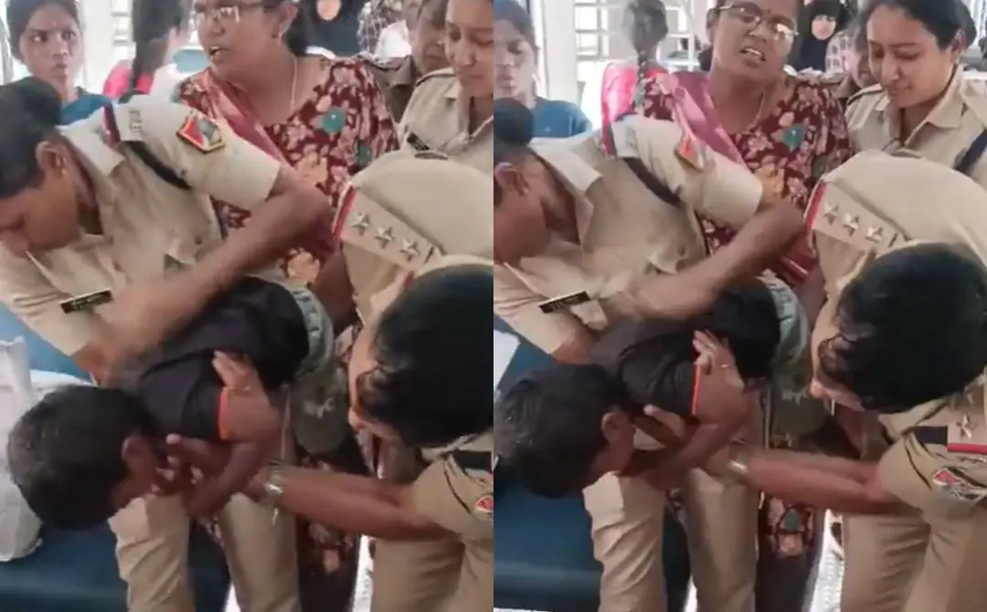 കുട്ടിയുടെ തൊണ്ടയില് കുടുങ്ങിയ മിഠായി പുറത്തെടുക്കാന് ശ്രമിക്കുന്ന ആര്പിഎഫ് ഉദ്യോഗസ്ഥര്