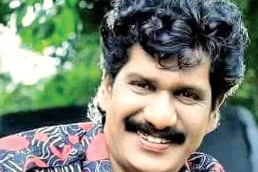 മൂന്നുപതിറ്റാണ്ടോളം വേദികളിൽ നിറഞ്ഞ കലാകാരൻ; മിമിക്രി താരം പാലാ സുരേഷ് മരിച്ച നിലയിൽ