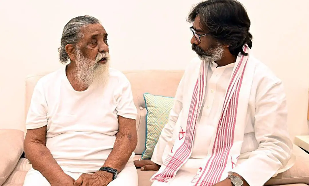 ഷിബു സോറന് മകനും ഝാര്ഖണ്ഡ് മുഖ്യമന്ത്രിയുമായ ഹേമന്ത് സോറനൊപ്പം| ANI