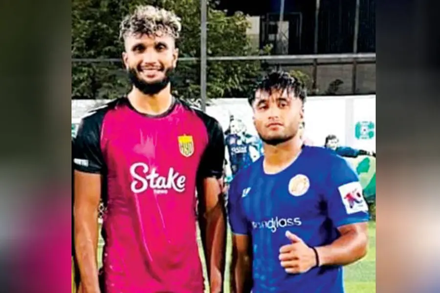 പന്തുതട്ടി പറന്നുയര്ന്നവര്; ദേശീയ ഫുട്ബോള് ടീമിന്റെ പരിശീലനക്യാമ്പില് ഇടംനേടി സഹോദരങ്ങള്