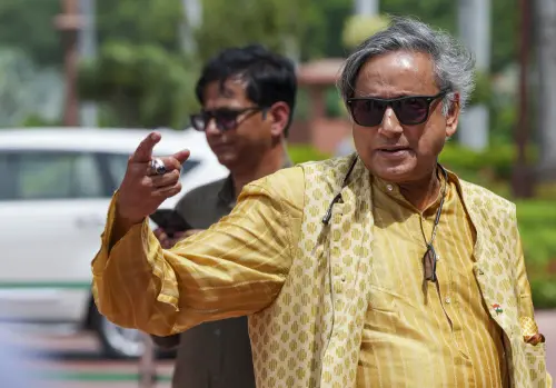 ശശി തരൂര് | Photo : PTI