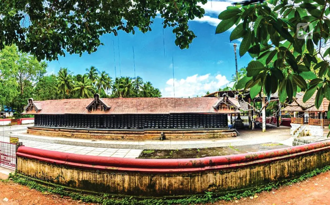 ലോകനാർക്കാവ് ക്ഷേത്രം | ഫോട്ടോ: മാതൃഭൂമി