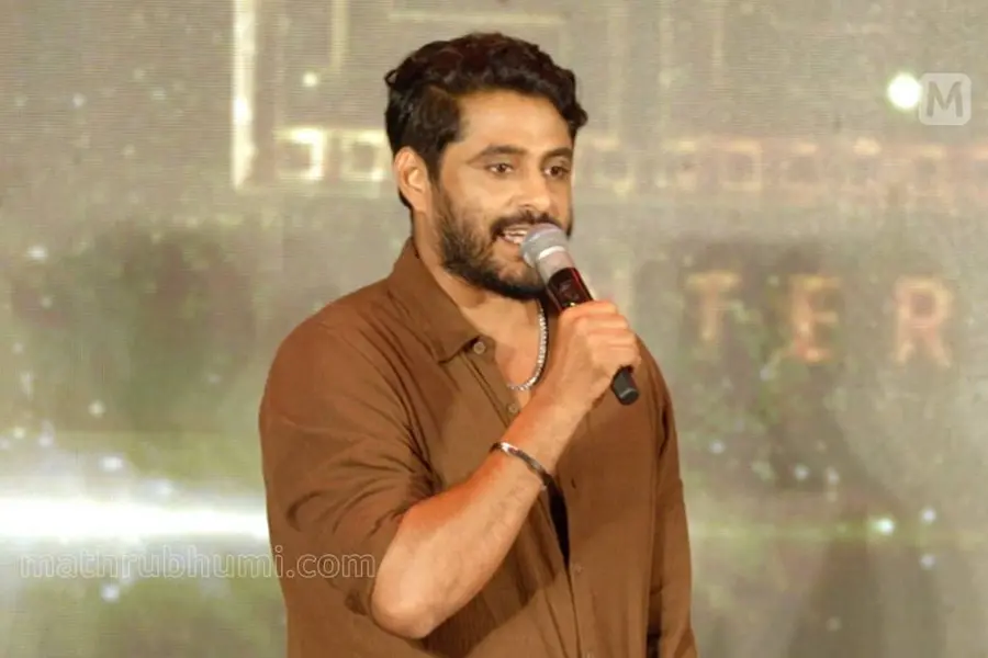 'സന്തോഷത്തിന്റെ ഒരു ഉണ്ടംപൊരിയിലാണ് നിൽക്കുന്നത്'; കാട്ടാളൻ തുടങ്ങിയതിന്റെ ആവേശത്തിൽ പെപ്പേ