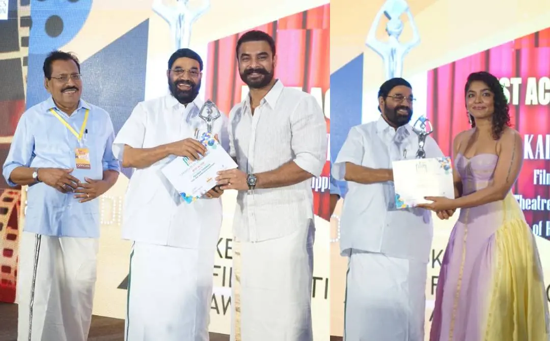 ടൊവിനോ തോമസ്, റിമ കല്ലിങ്കൽ എന്നിവർ ഫിലിം ക്രിട്ടിക്സ് പുരസ്കാരങ്ങൾ മന്ത്രി വി.എൻ. വാസവനിൽനിന്ന് ഏറ്റുവാങ്ങുന്നു | ഫോട്ടോ: അറേഞ്ച്ഡ്