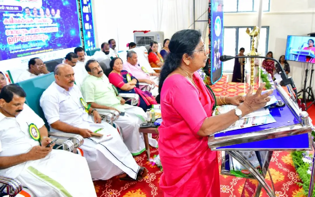 ക്ഷീരവികസനവകുപ്പിന്റെ ആഭിമുഖ്യത്തിൽ തമ്പലക്കാട് സെന്റ്. തോമസ് ചർച്ച് പാരിഷ്ഹാളിൽ നടന്ന ജില്ലാ ക്ഷീരസംഗമം മൃഗസംരക്ഷണ-ക്ഷീരവികസന വകുപ്പ് മന്ത്രി ജെ. ചിഞ്ചുറാണി ഉദ്ഘാടനം ചെയ്യുന്നു | Photo: PRD