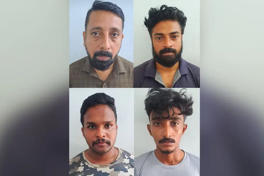 17-കാരിയെക്കൊണ്ട് 50-കാരനെ വിളിപ്പിച്ചത് ബന്ധു, പിന്മാറില്ലെന്ന് പറഞ്ഞതോടെ മർദനം; നാലുപേർ അറസ്റ്റിൽ