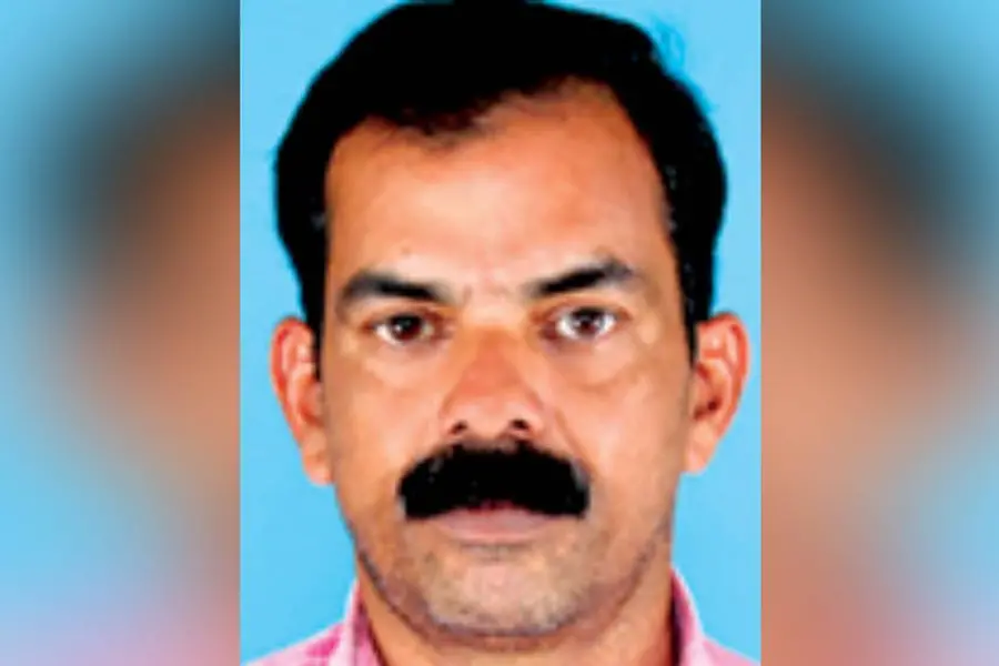 വീട്ടില്നിന്ന് സ്ഫോടകവസ്തുവും മദ്യവും പിടികൂടി; കോണ്ഗ്രസ് നേതാവ് അറസ്റ്റില്